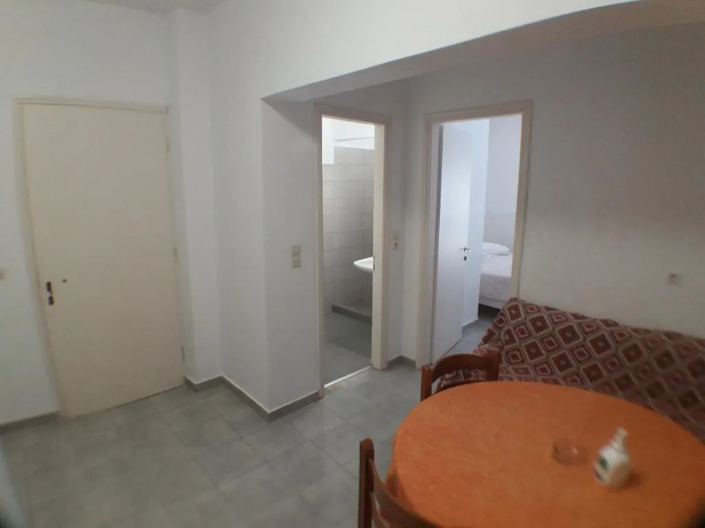 APARTMENT CAPACITY 5 Room, Harbour View, Kalamata