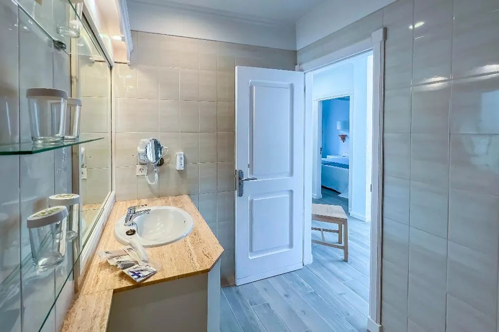 Room, Parque del Sol, Tenerife