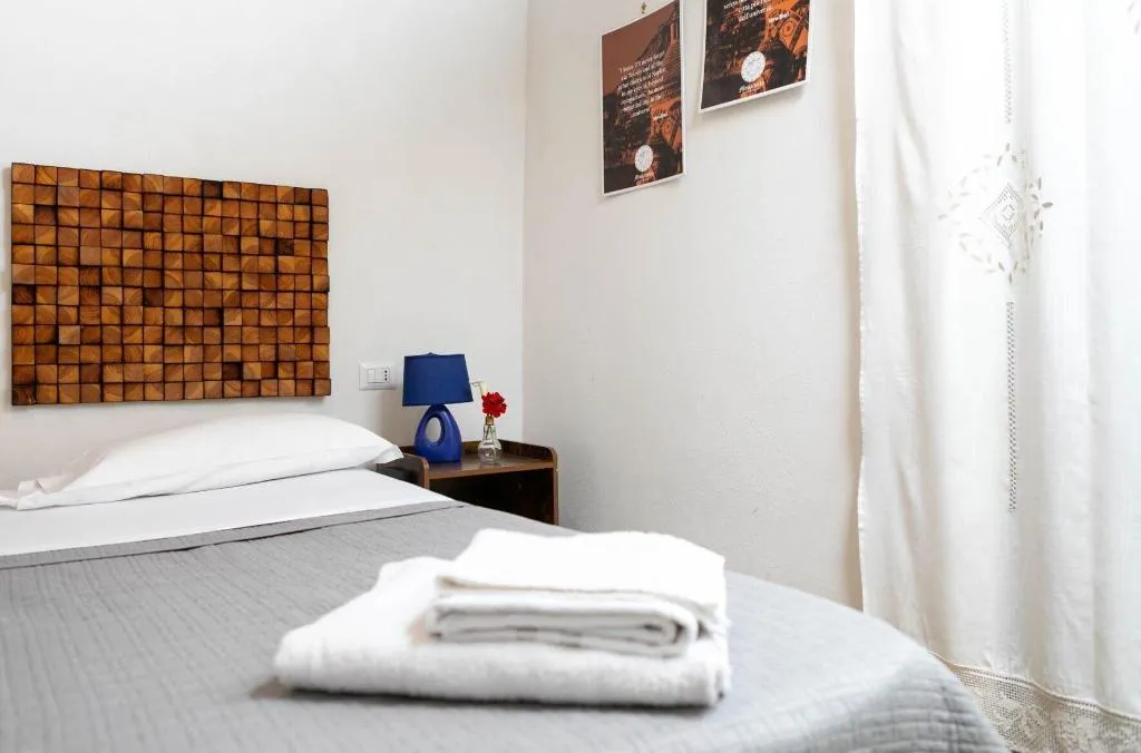 Room, B&B Monaciello, Naples