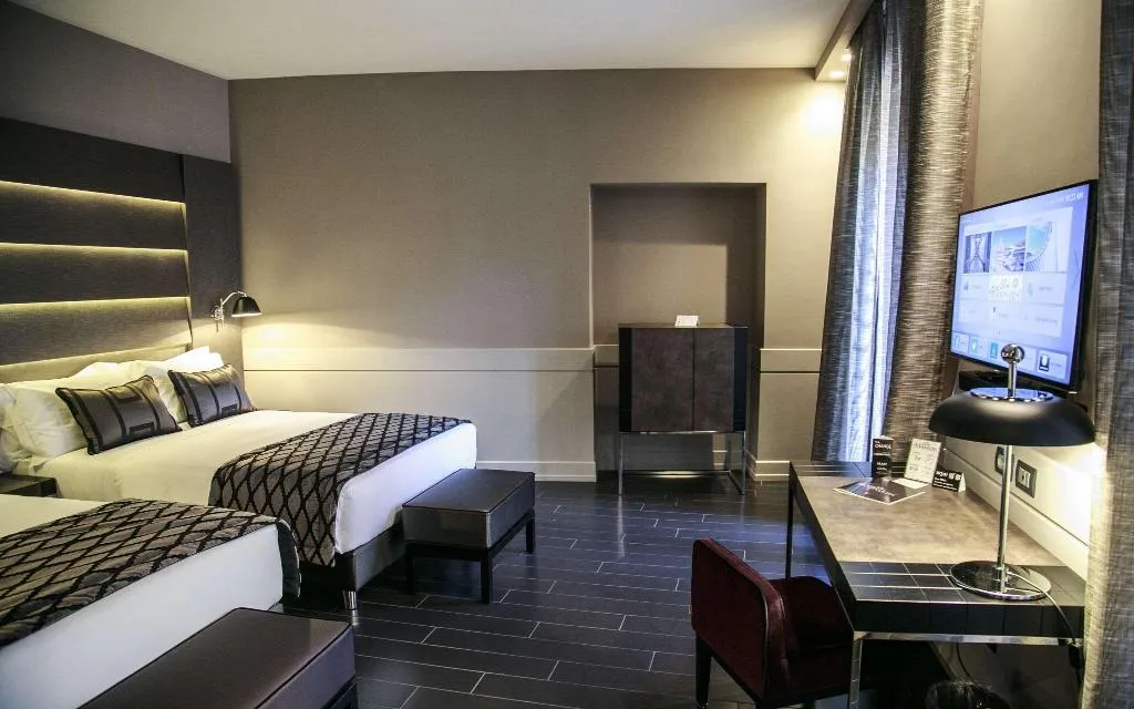 Room, The Style, Rome