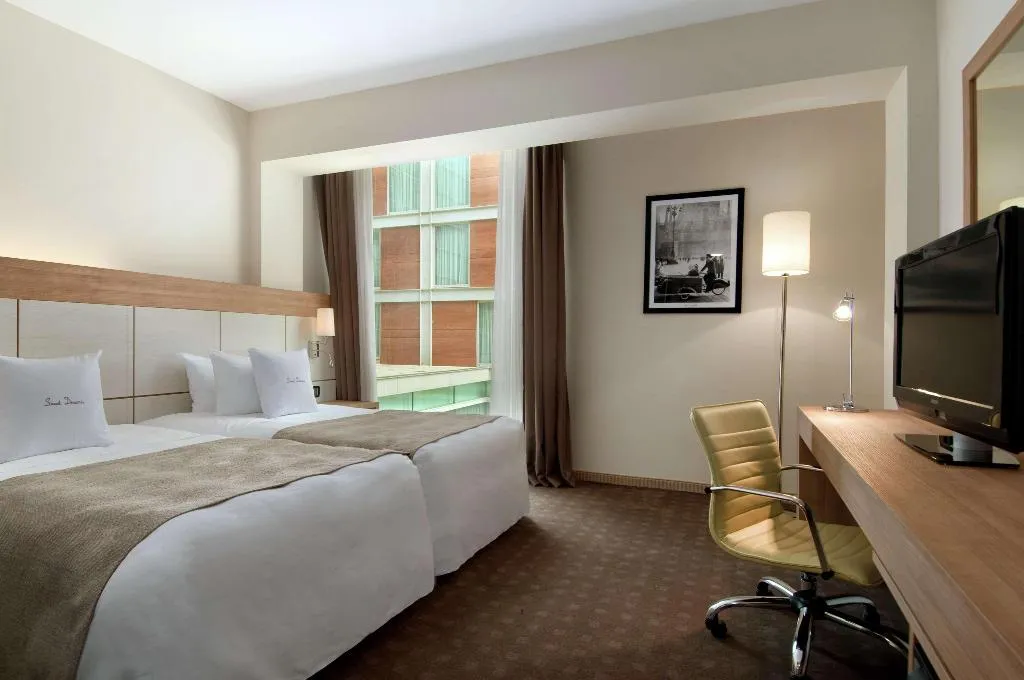 Room, DoubleTree by Hilton Milan, Milan