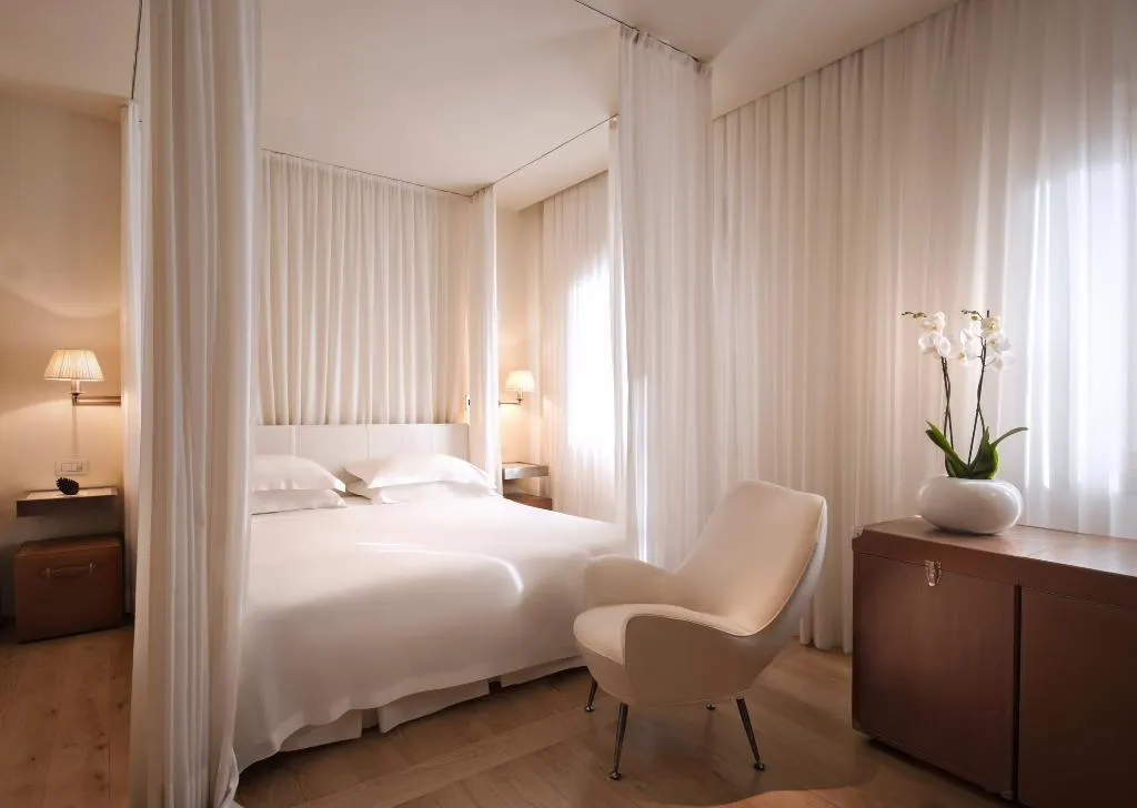 DOUBLE SUPERIOR Room, Continentale, Florence