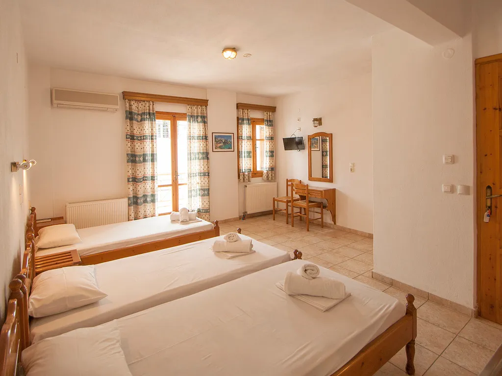 TRIPLE STANDARD Room, Pension Laura, Skiathos