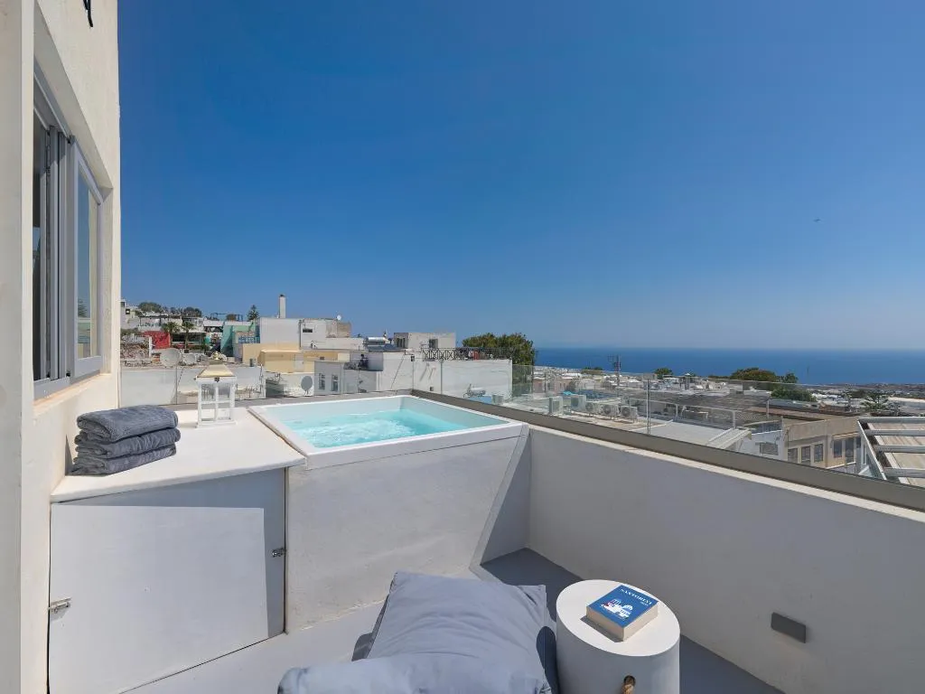 SUITE WITH JACUZZI WITH VIEWS Room, Tatakis Design Hotel, Fira, Santorini