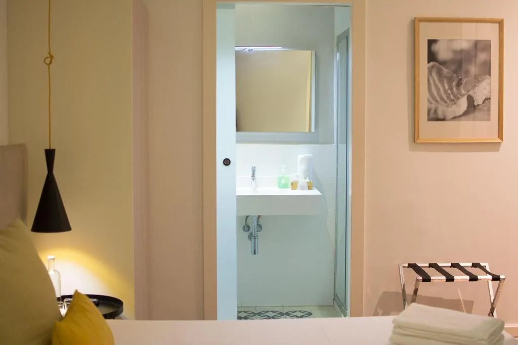Room, Forgetmenot, Barcelona