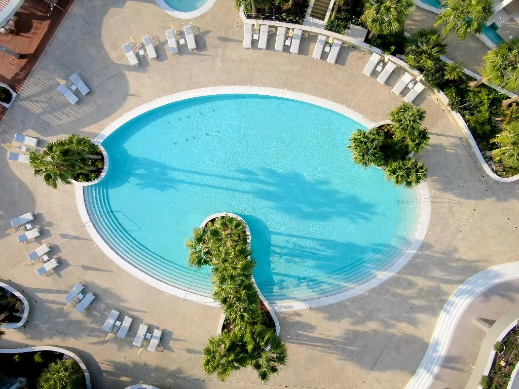 Pool, Radisson Beach Resort Larnaca, Cyprus
