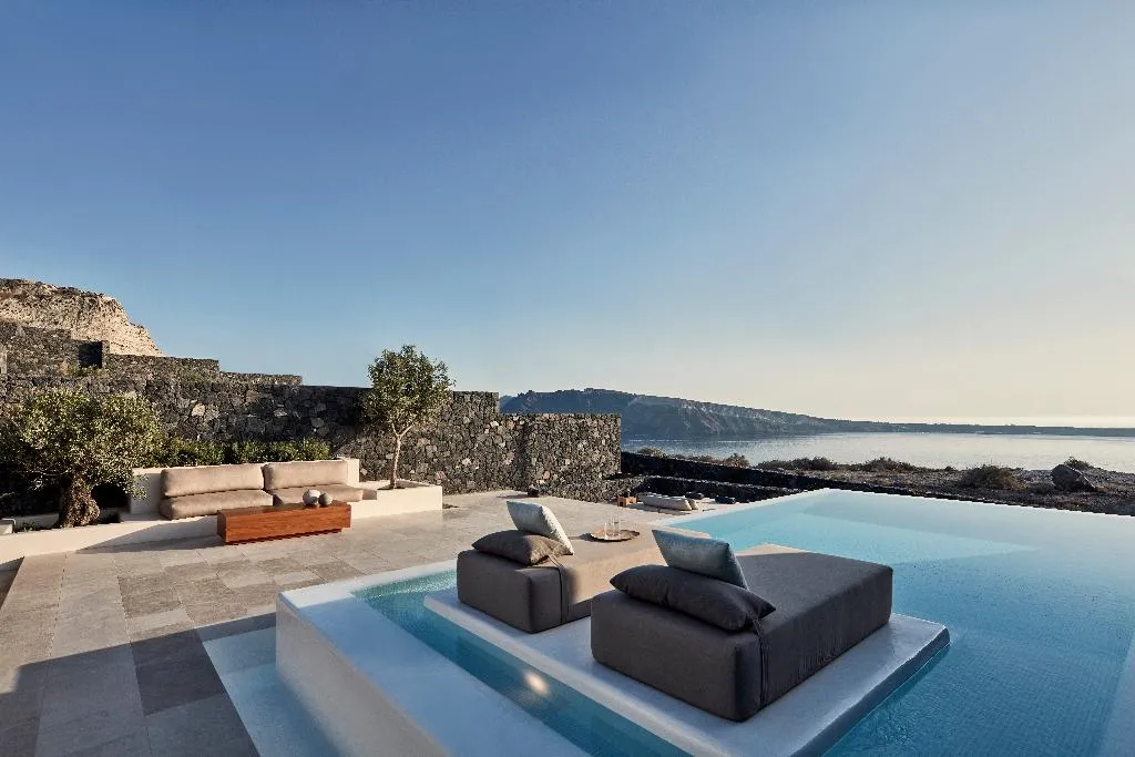 VILLA TWO BEDROOMS WITH PRIVATE POOL Room, Canaves  Epitome, Santorini