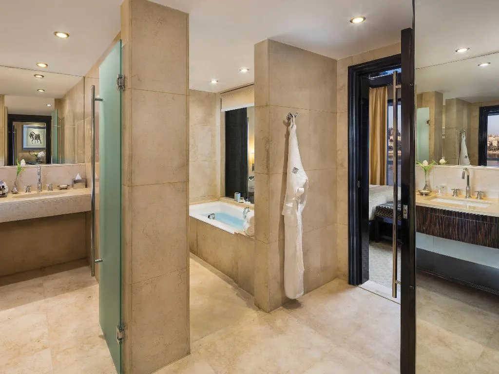 Room, Fairmont Nile City, Cairo