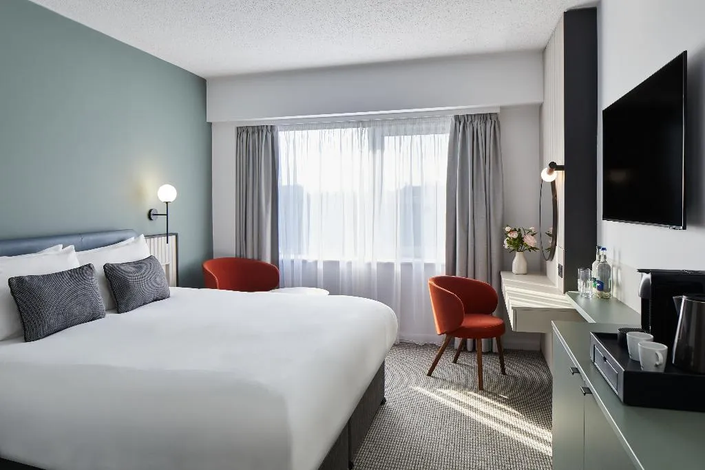 DOUBLE KING SIZE BED Room, Leonardo Hotel Dublin Parnell Street, Dublin