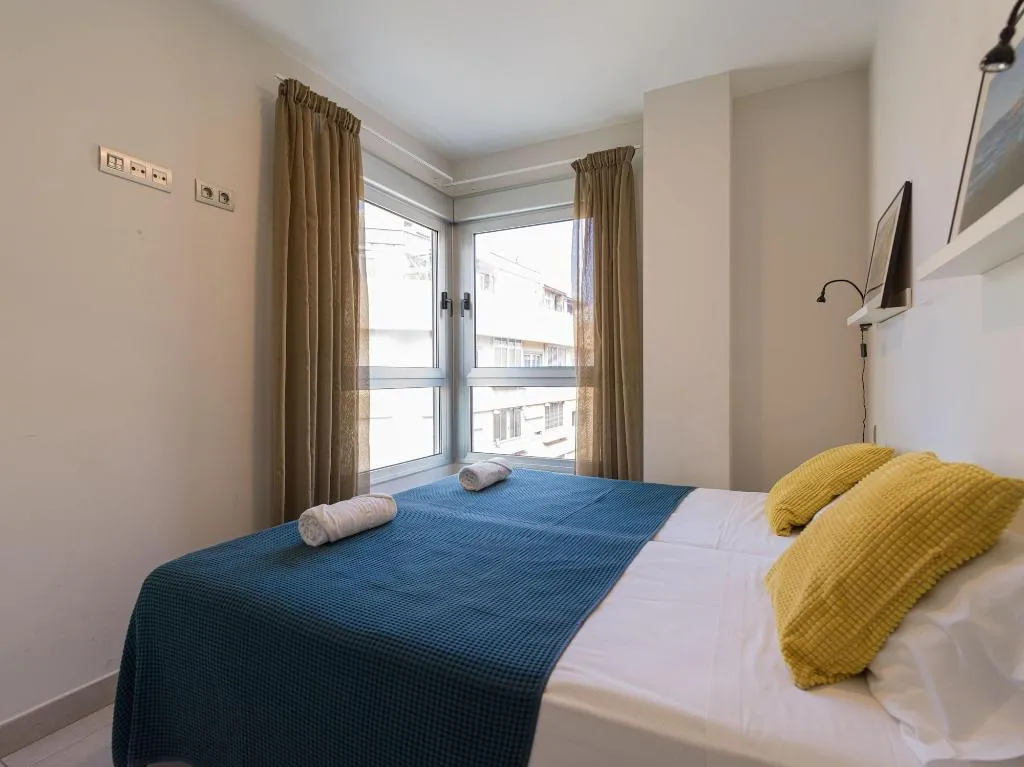 Room, Tusity Yeah, Gran Canaria