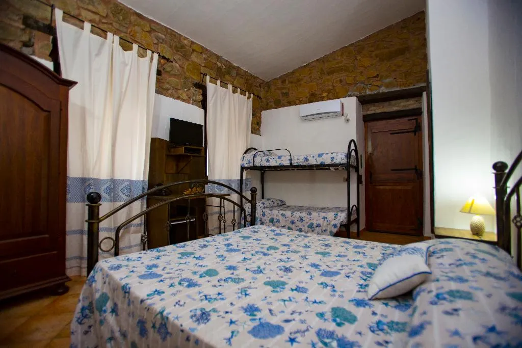 FAMILY ROOM STANDARD Room, Il Monastero, Cagliari