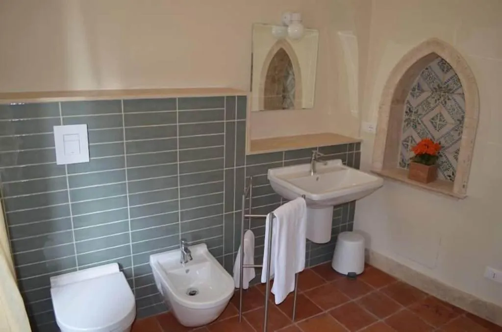 Room, Casale Colleoni, Rome