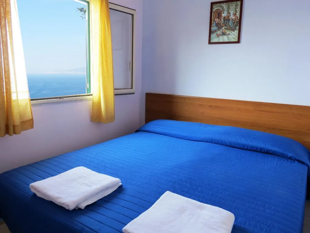 CHALET SEA VIEW CAPACITY 4 Room, Baia Serena, Naples