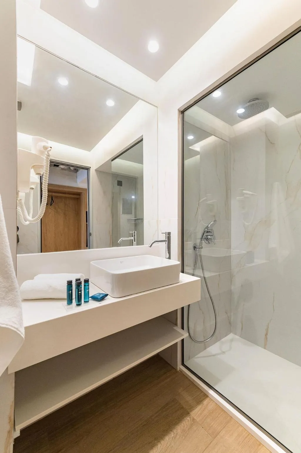Room, Acandia, Rhodes