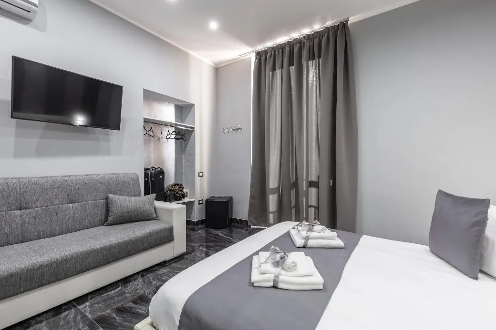 DOUBLE SUPERIOR Room, Hotel Palace Napoli, Naples