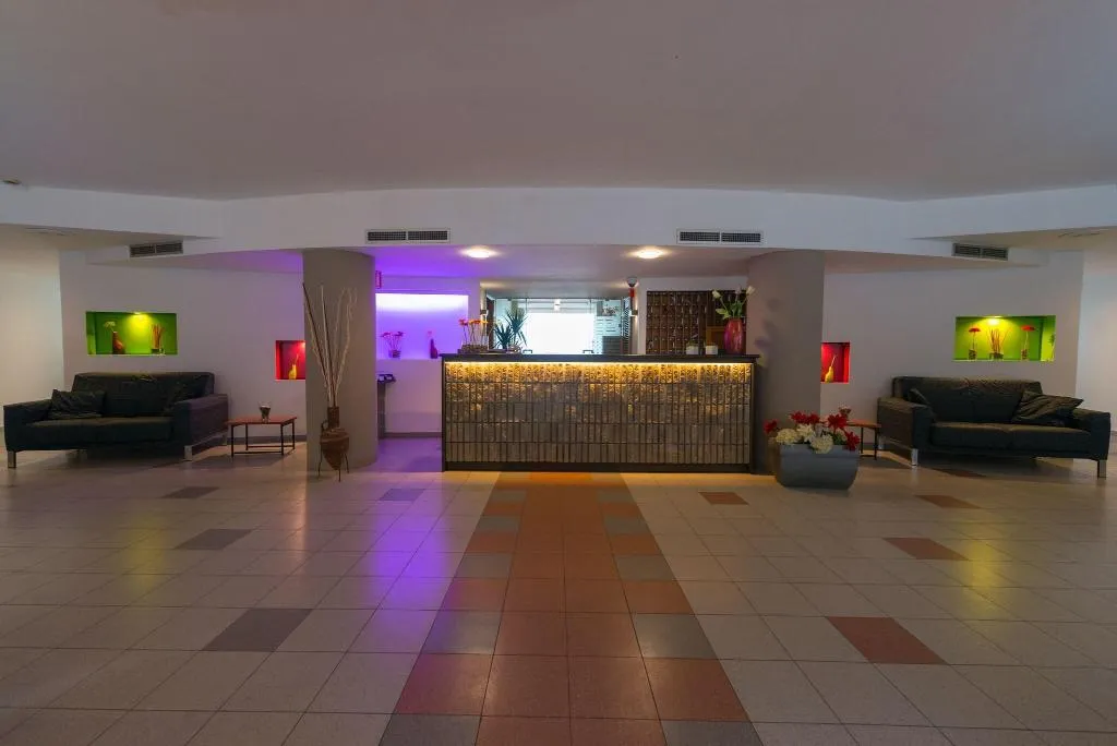 Lobby, Bel 3, Palermo