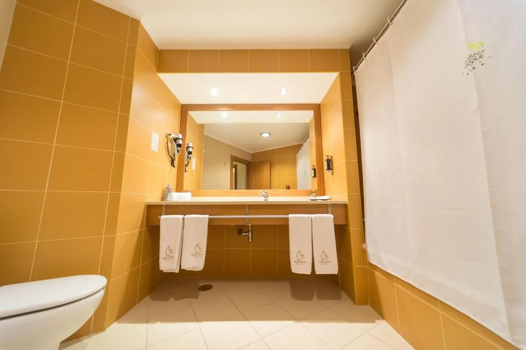 TWIN WITH DOUBLE BED Room, Lusitânia, Porto