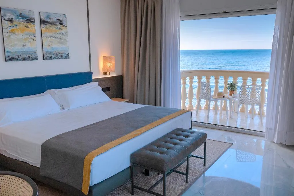 SUITE STANDARD Room, URH Sitges Playa, Costa Brava