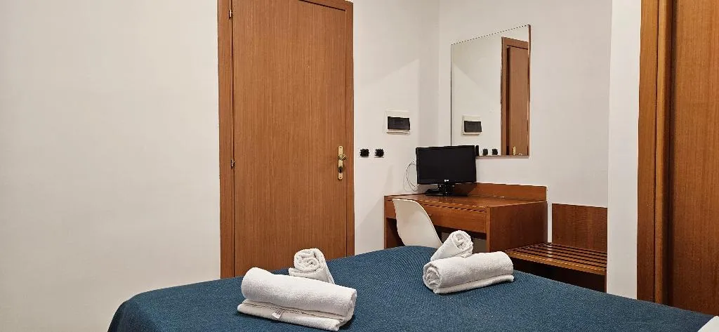 Room, Zara, Naples