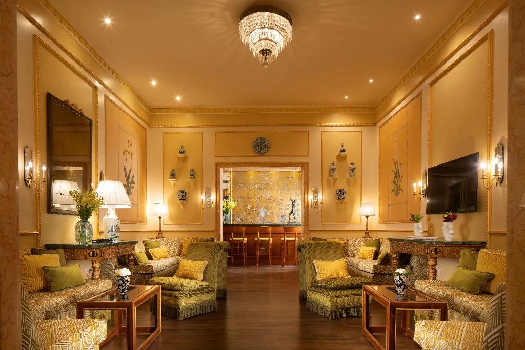 Lobby, Degli Aranci, Rome