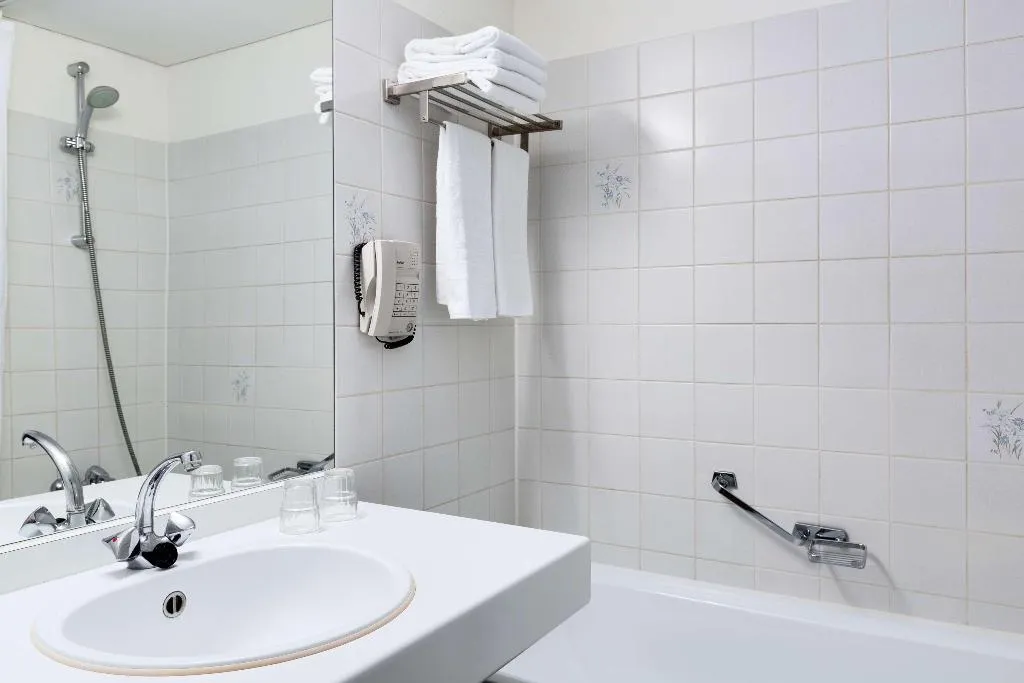 Room, NH Arnhem Rijnhotel, Amsterdam