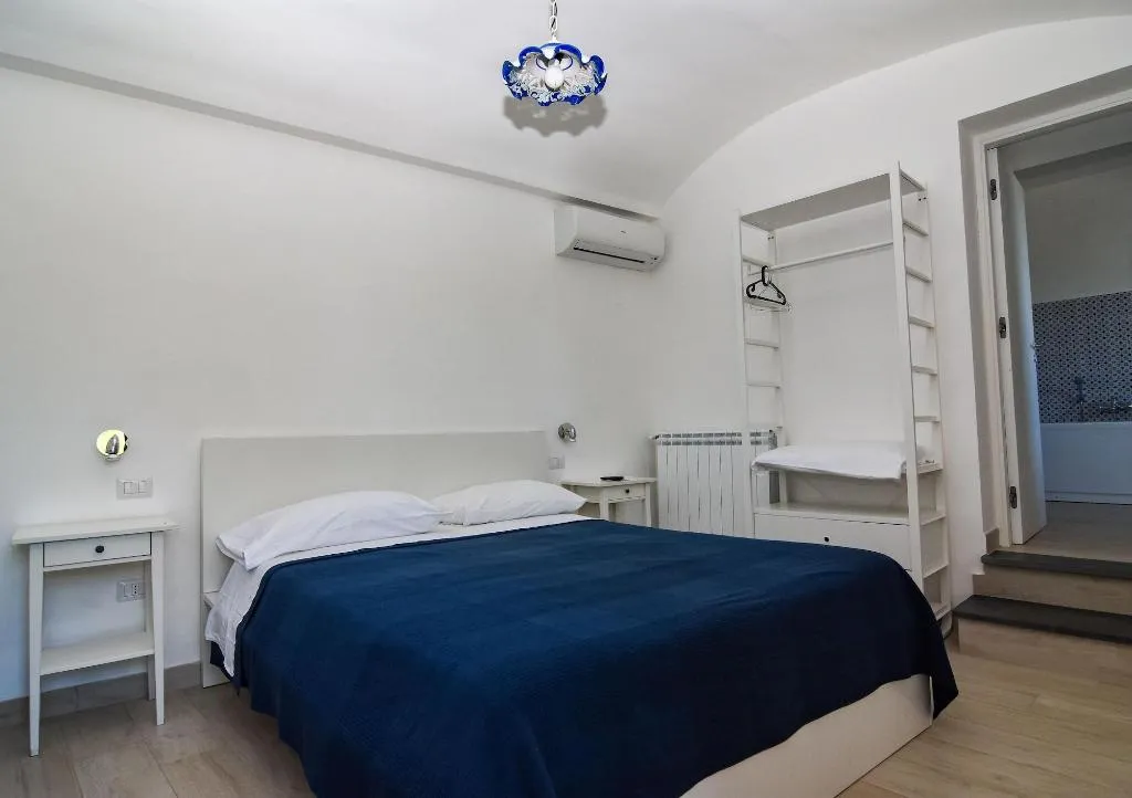 Room, Villa Mariagiovanna, Naples