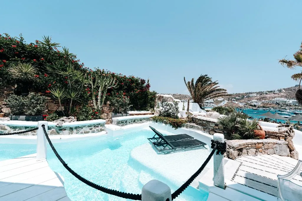 SUITE TWO BEDROOMS WITH PRIVATE POOL Room, Kivotos Mykonos, Mykonos