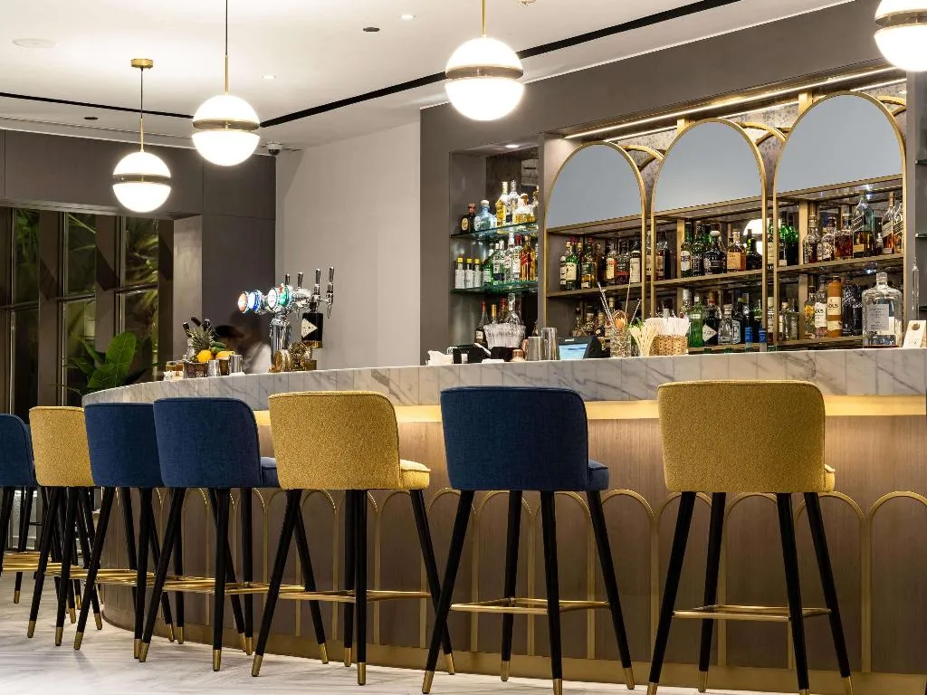 Bar, Sofitel Dubai Jumeirah Beach, Dubai