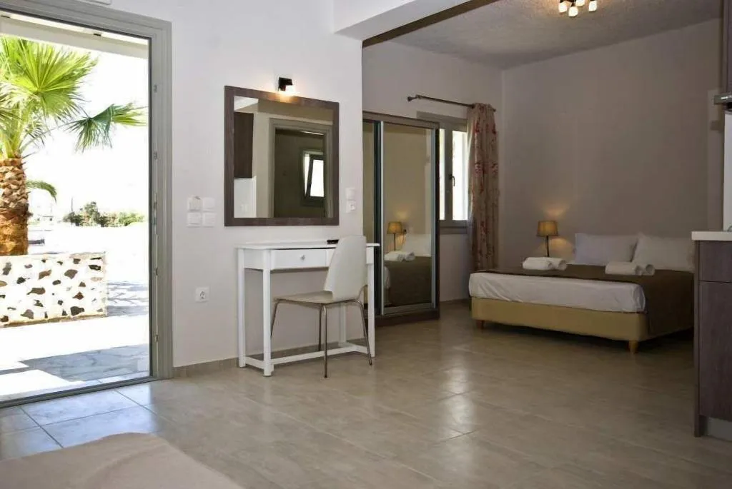 Room, Alafouzos Studios, Santorini