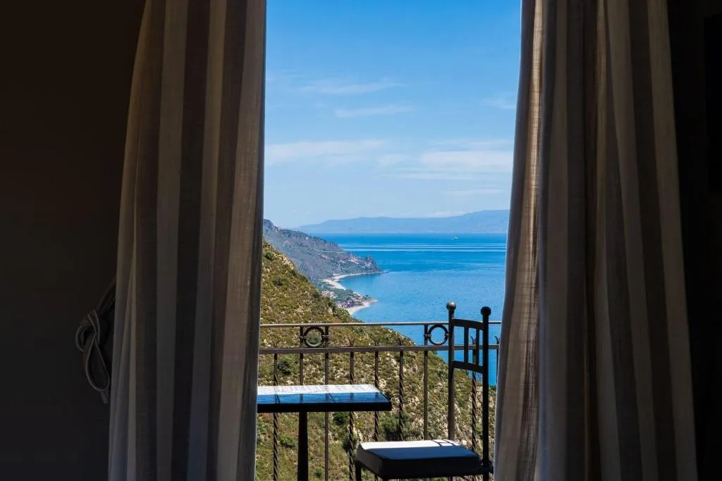 Sports and Entertainment, Villa Ducale, Taormina