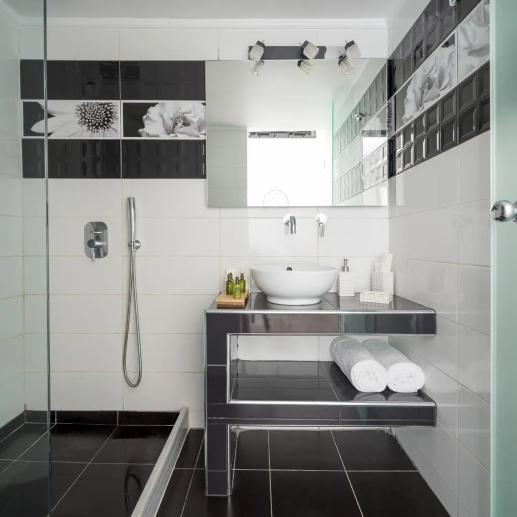 Double or Twin STANDARD Room, Oasis Suites Fira, Santorini