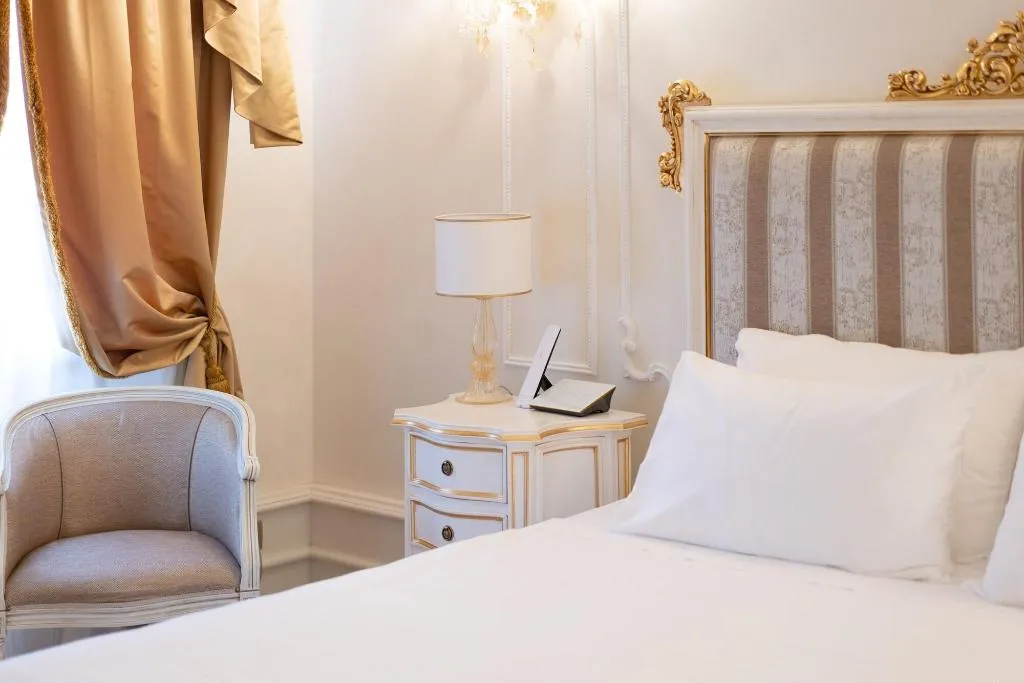 DOUBLE SUPERIOR Room, Cà Bonfadini Historic Experience, Venice