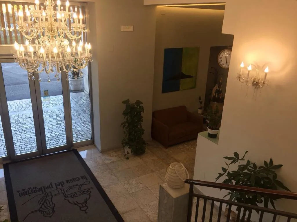 Lobby, La Casa del Pellegrino, Naples