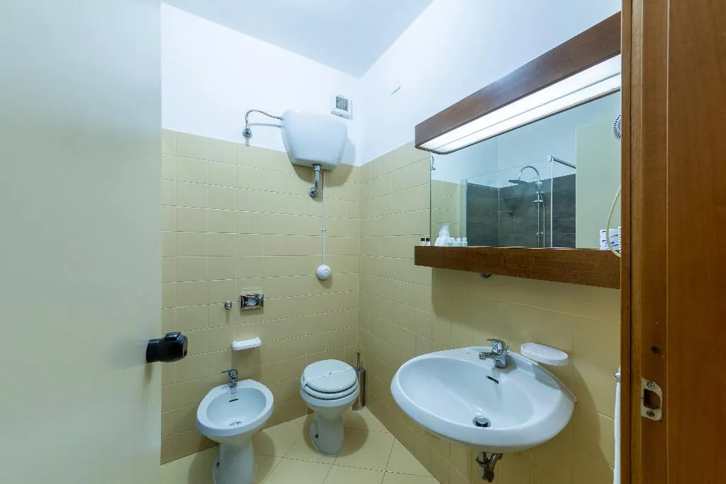 TRIPLE STANDARD Room, Sakura Hotel, Naples