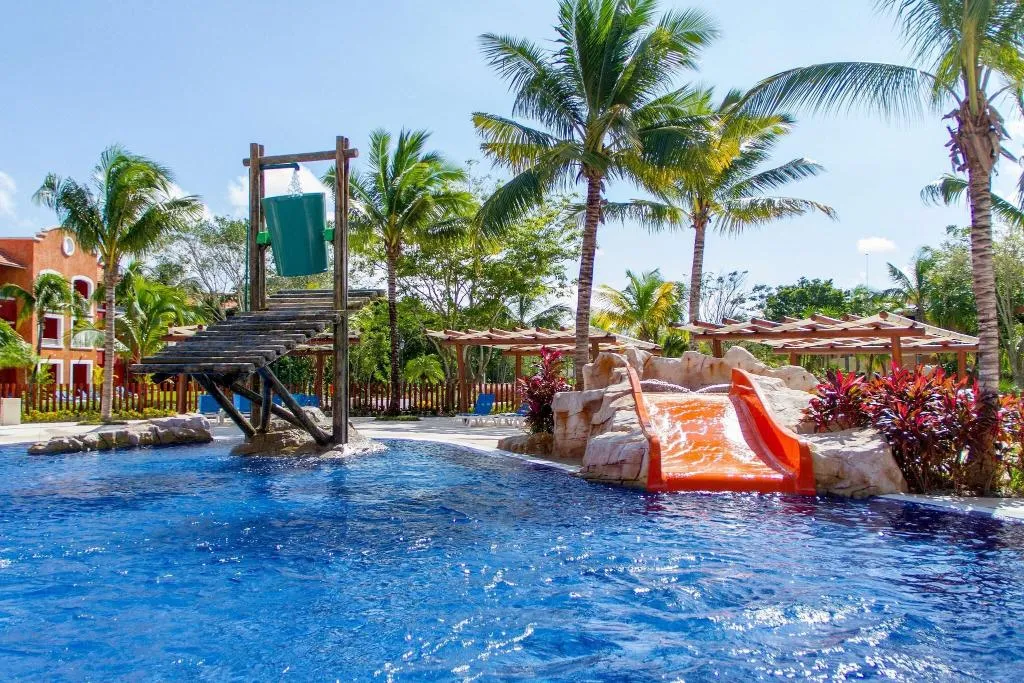Pool, Barceló Maya Colonial, Cancun Area