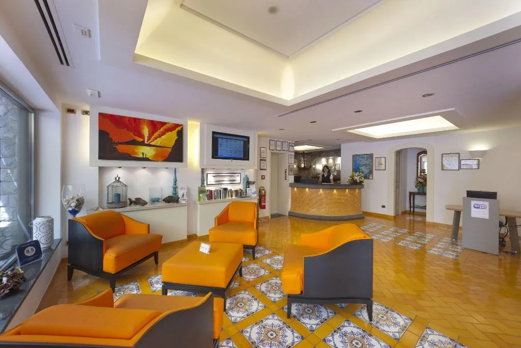 Lobby, Del Mare, Naples