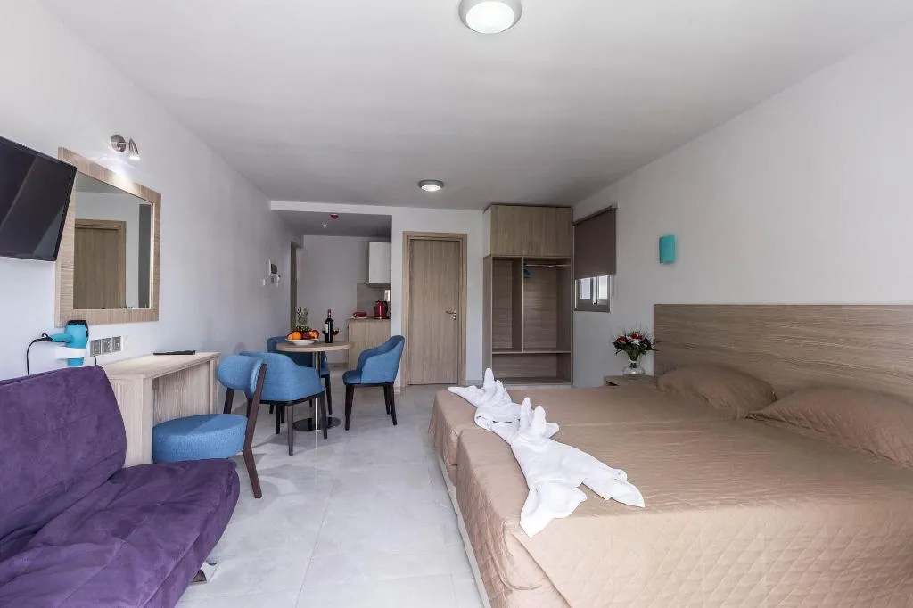 Room, Paul Marie, Cyprus