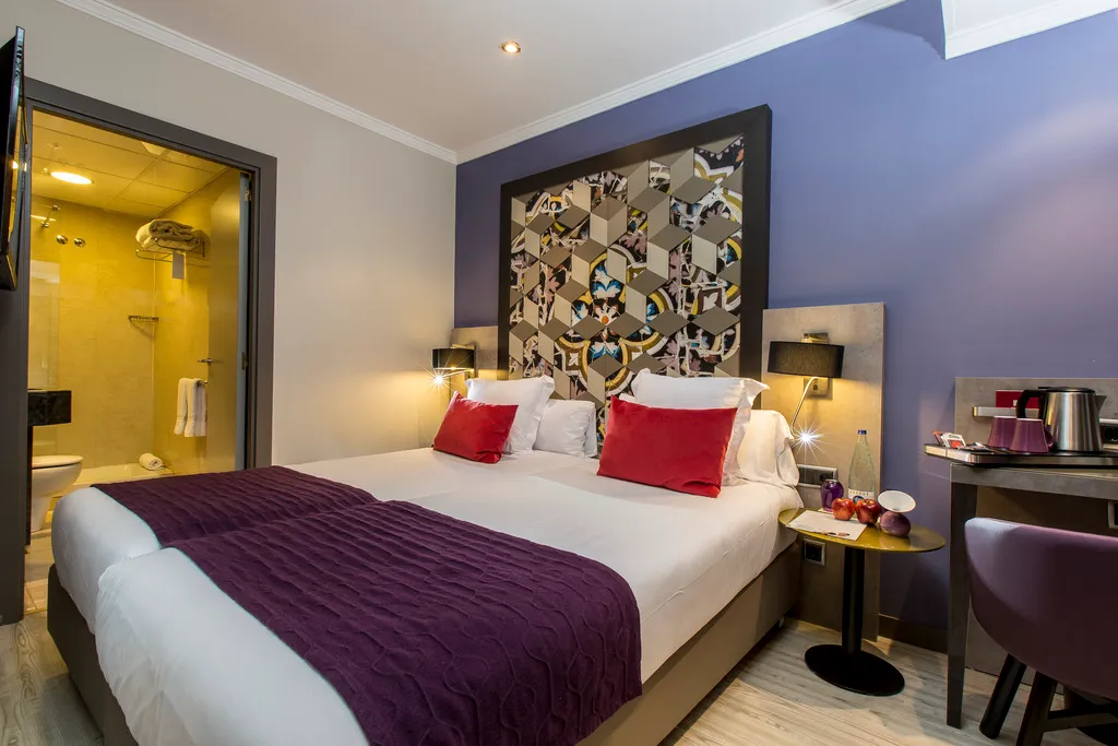 Double or Twin ECONOMY Room, Leonardo Hotel Las Ramblas, Barcelona