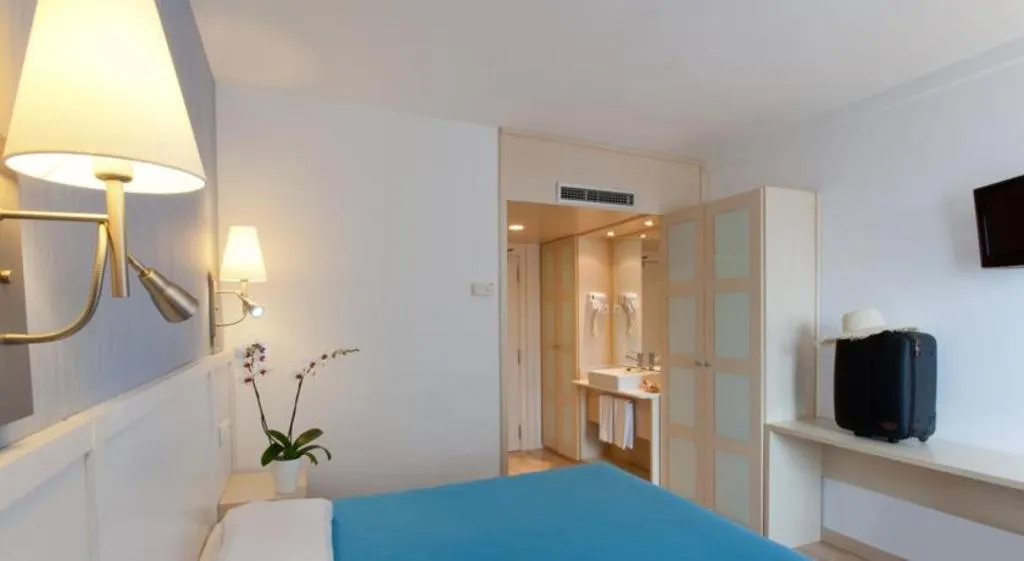 Double or Twin STANDARD Room, Guitart Central Park Aqua Resort, Costa Brava