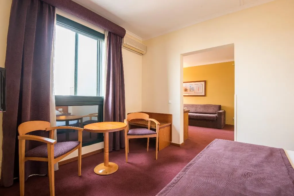 JUNIOR SUITE CAPACITY 3 Room, Vila Gale Porto, Porto