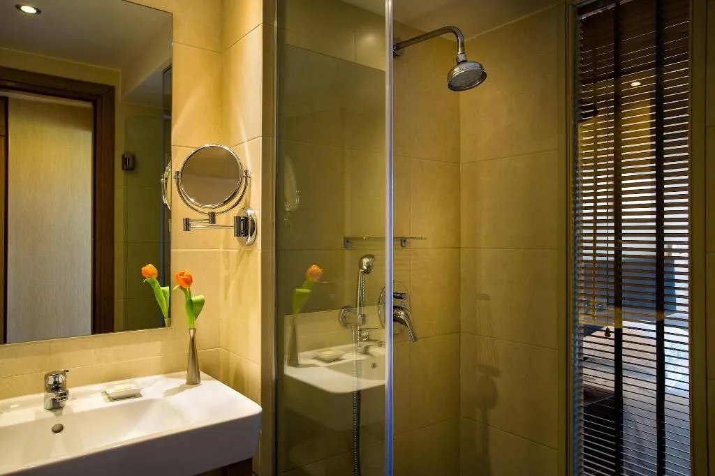 Room, The Athens Gate, Athens