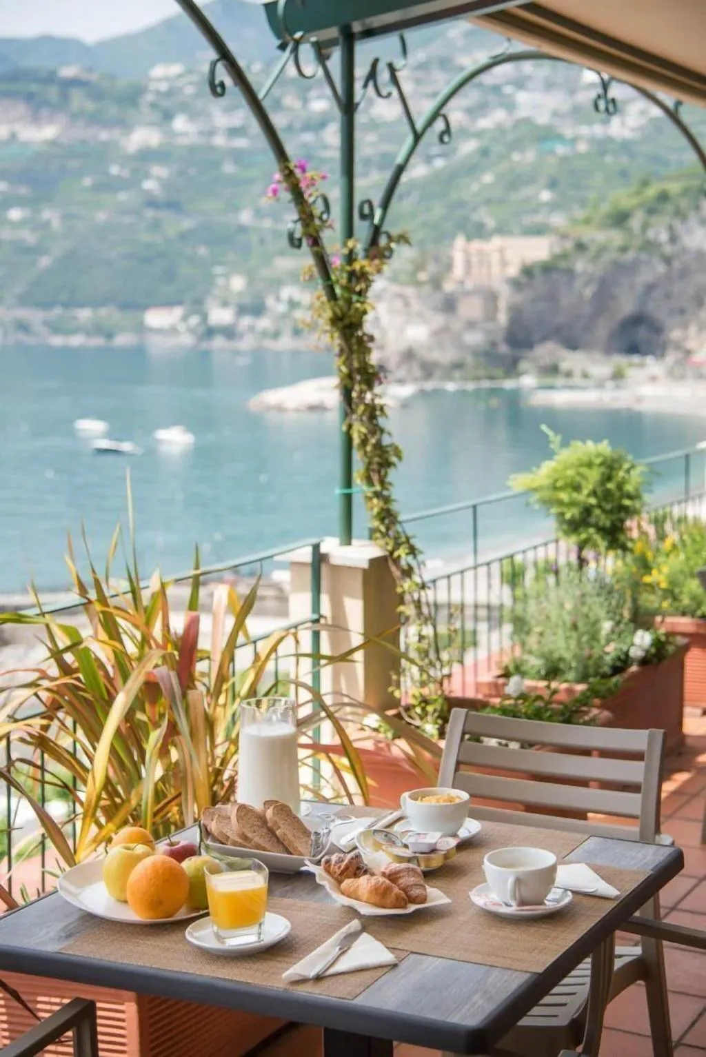 General view, Hotel Sole, Naples