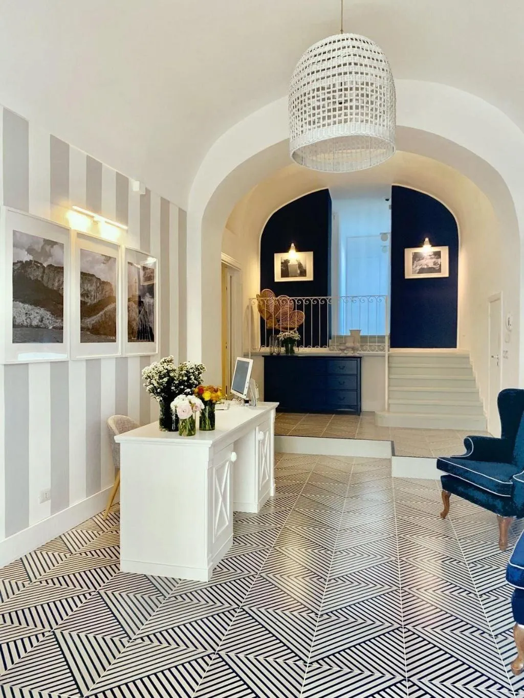 Lobby, Villa La Pergola Capri, Naples