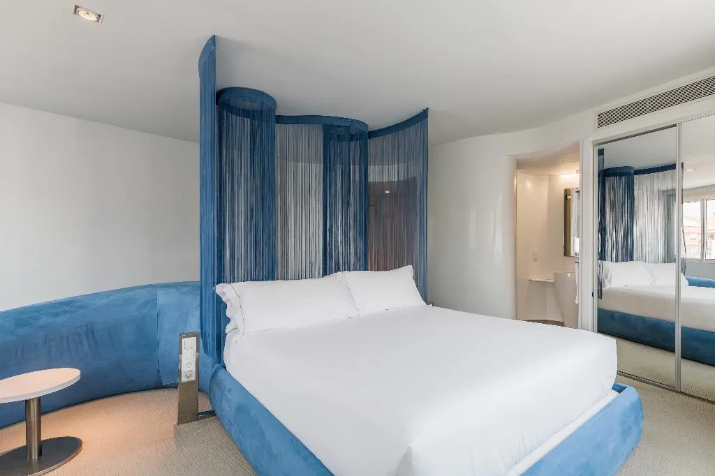 JUNIOR SUITE CAPACITY 1 Room, Room Mate Oscar, Madrid, Madrid
