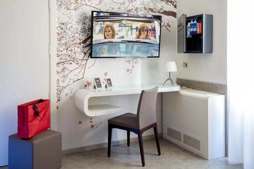 Room, Montenapoleone Suites, Milan