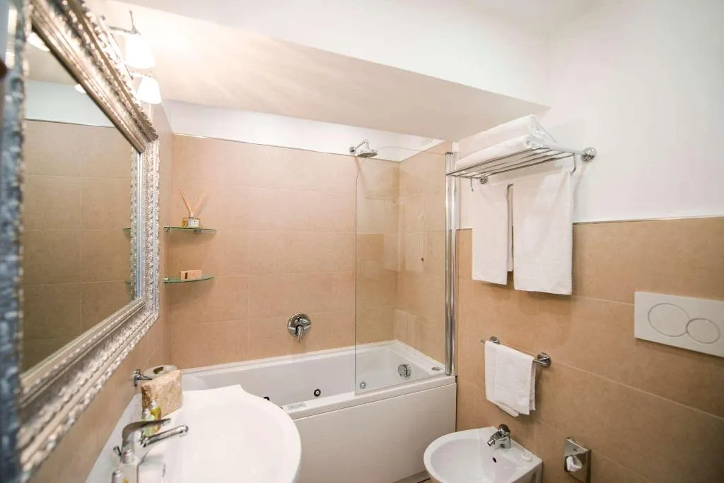 Room, Hotel Villa Gabrisa, Naples