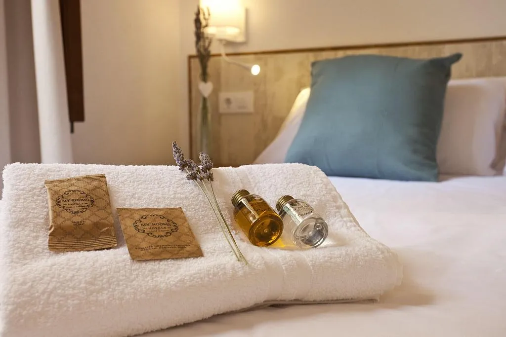Room, Casal de Petra - Rooms & Pool, Majorca