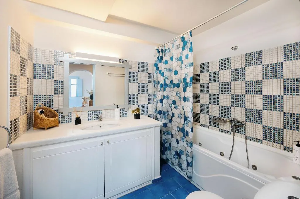 Room, Kastro Suites, Santorini