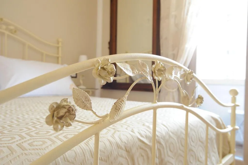 Room, Residenza Borbonica, Naples