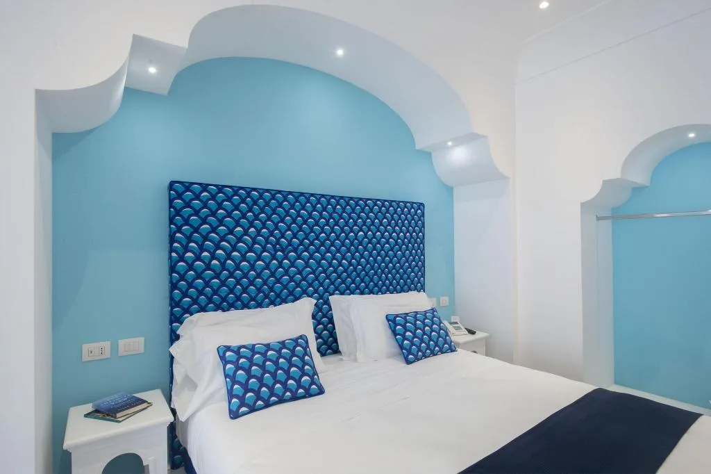 QUADRUPLE THREE BEDS Room, Tramonto D'oro, Naples